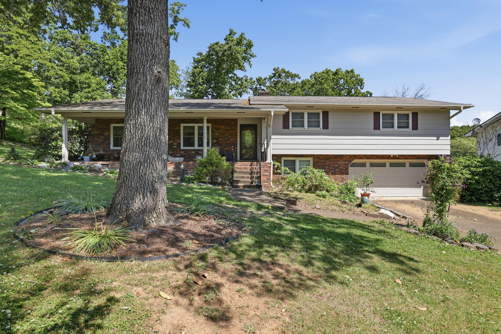 1325 N Glen Drive