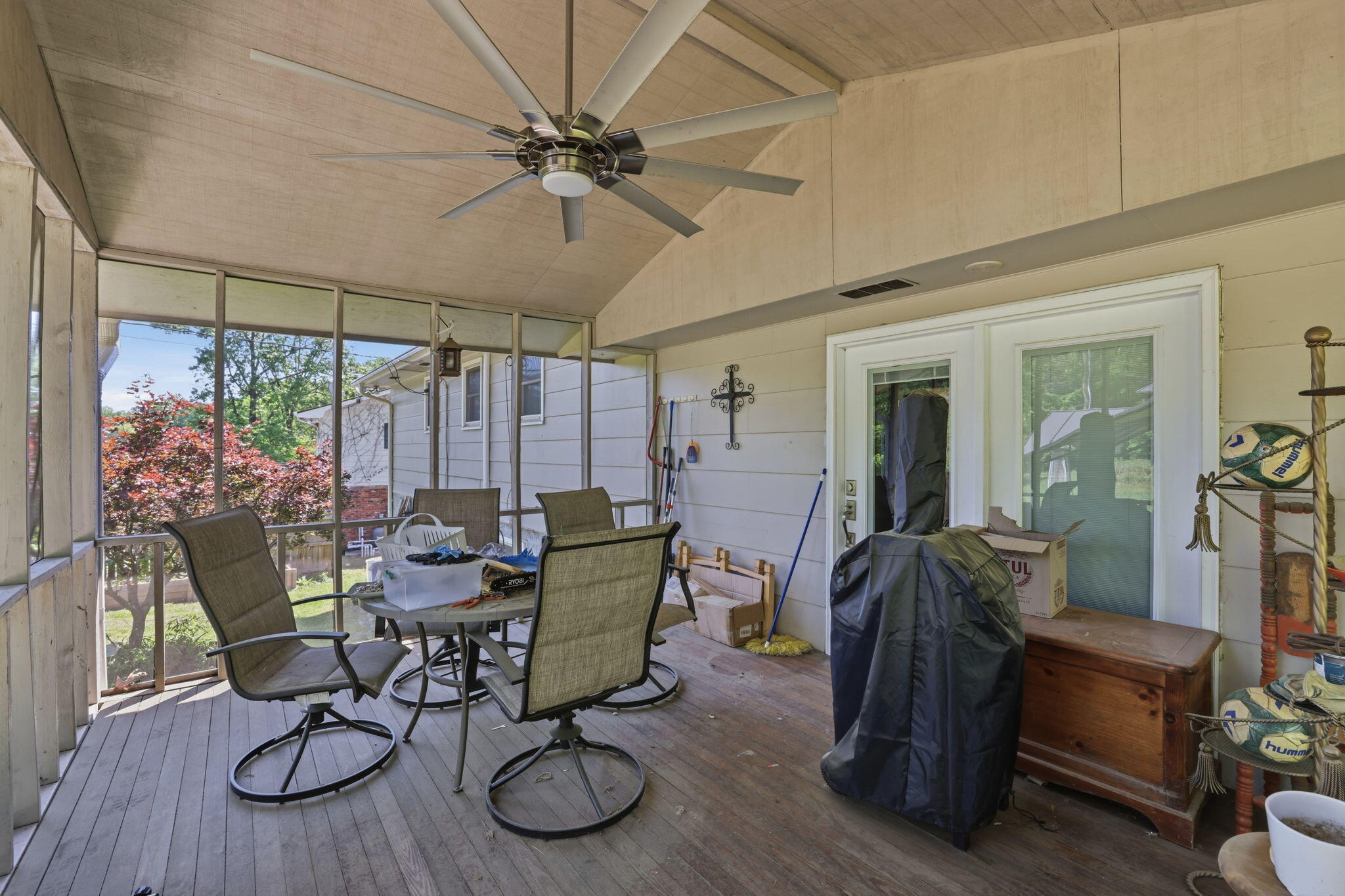 1325 N Glen Drive