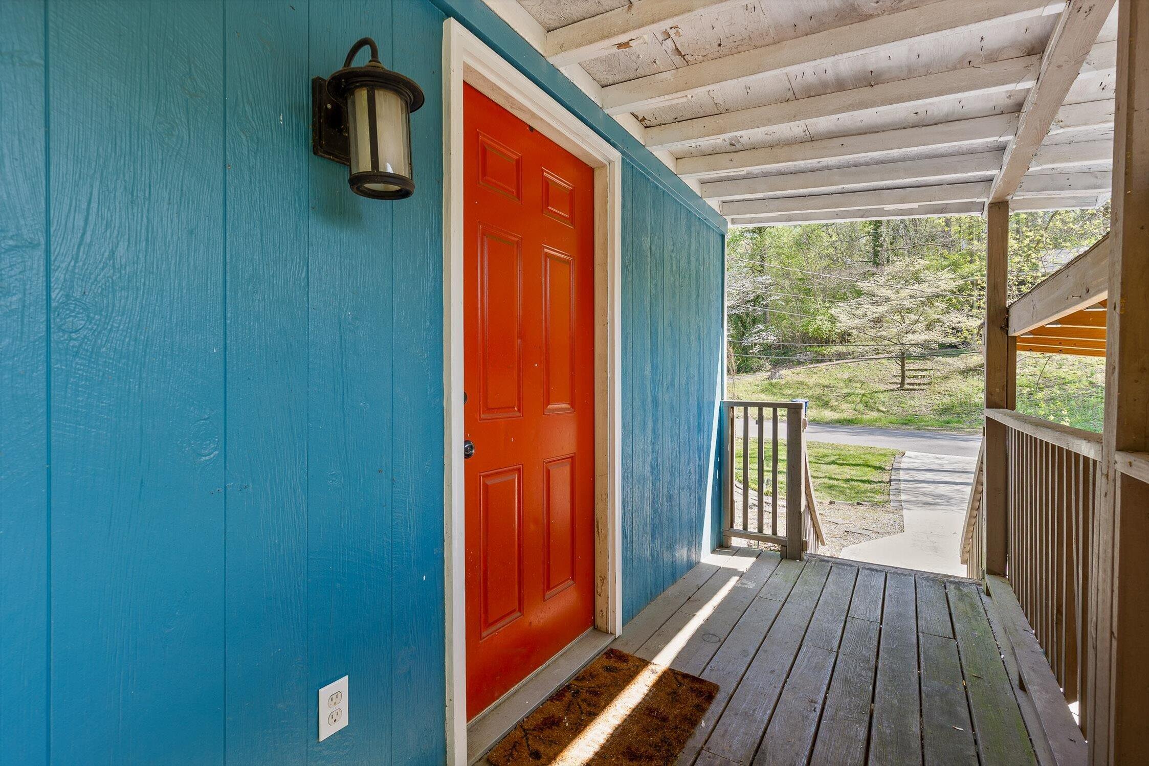 112 Hedgewood Drive