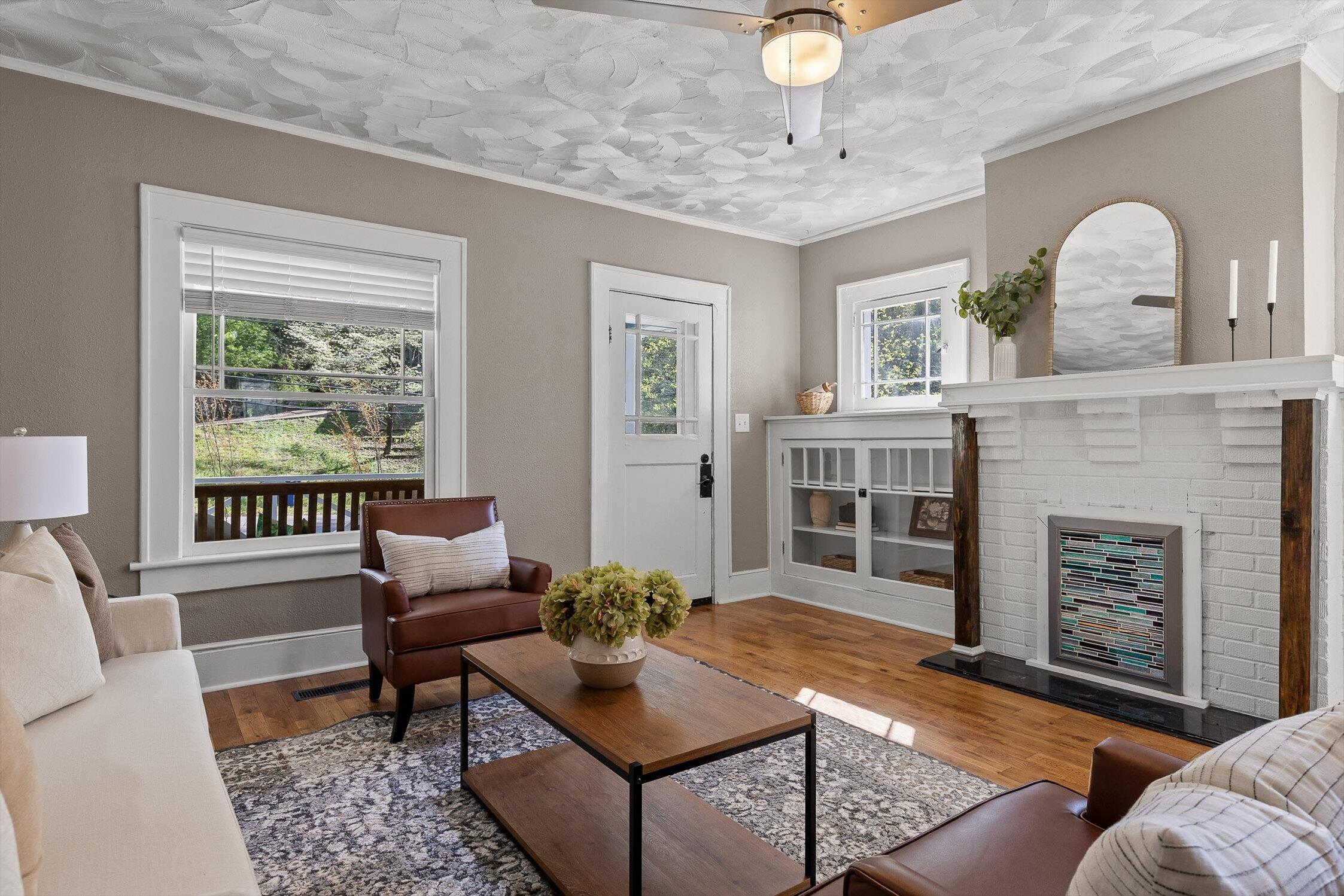 112 Hedgewood Drive
