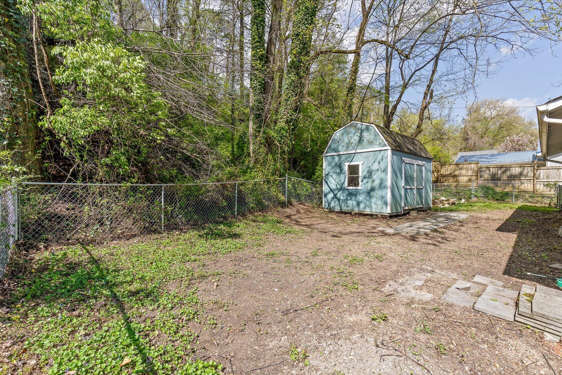 112 Hedgewood Drive