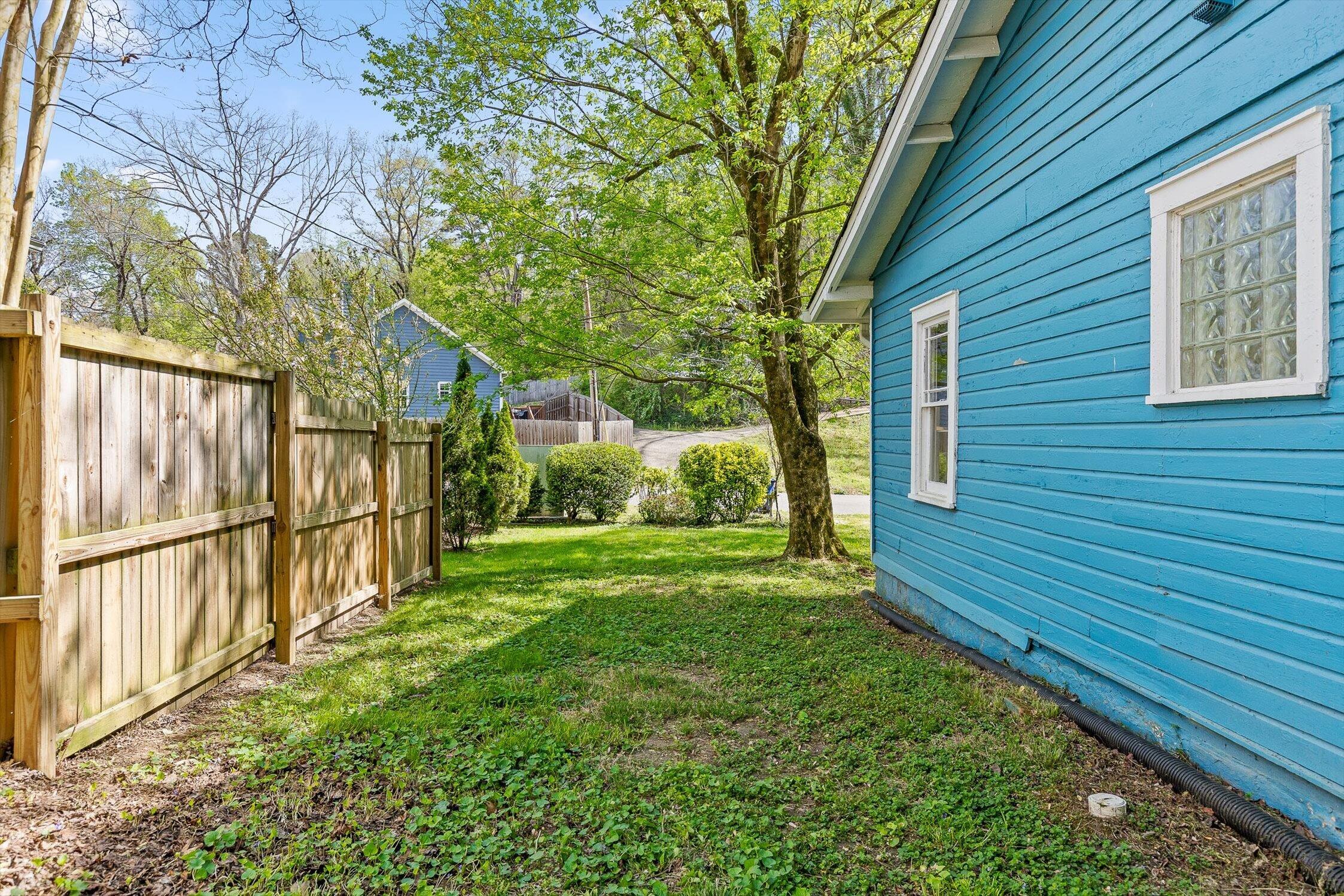 112 Hedgewood Drive