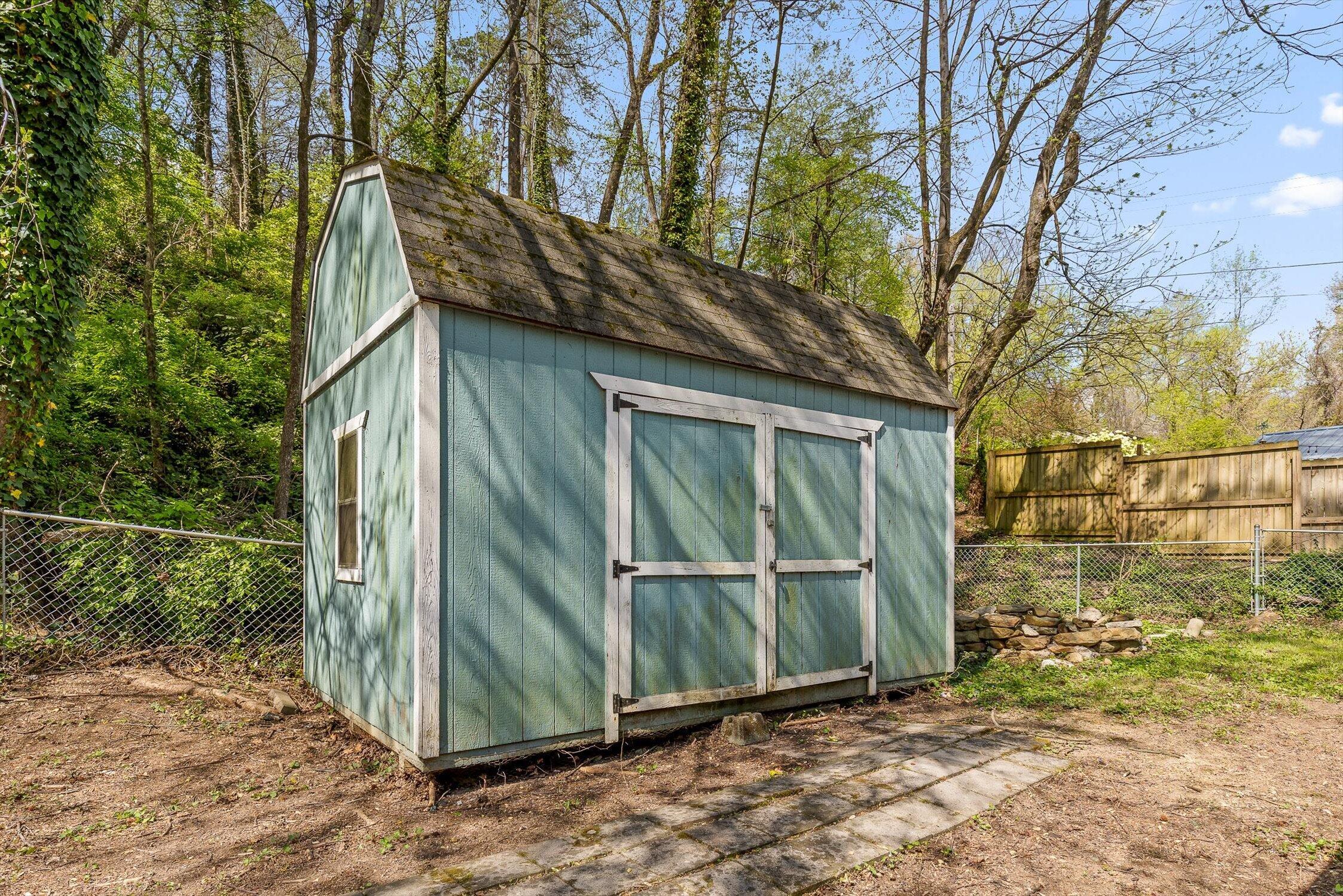 112 Hedgewood Drive