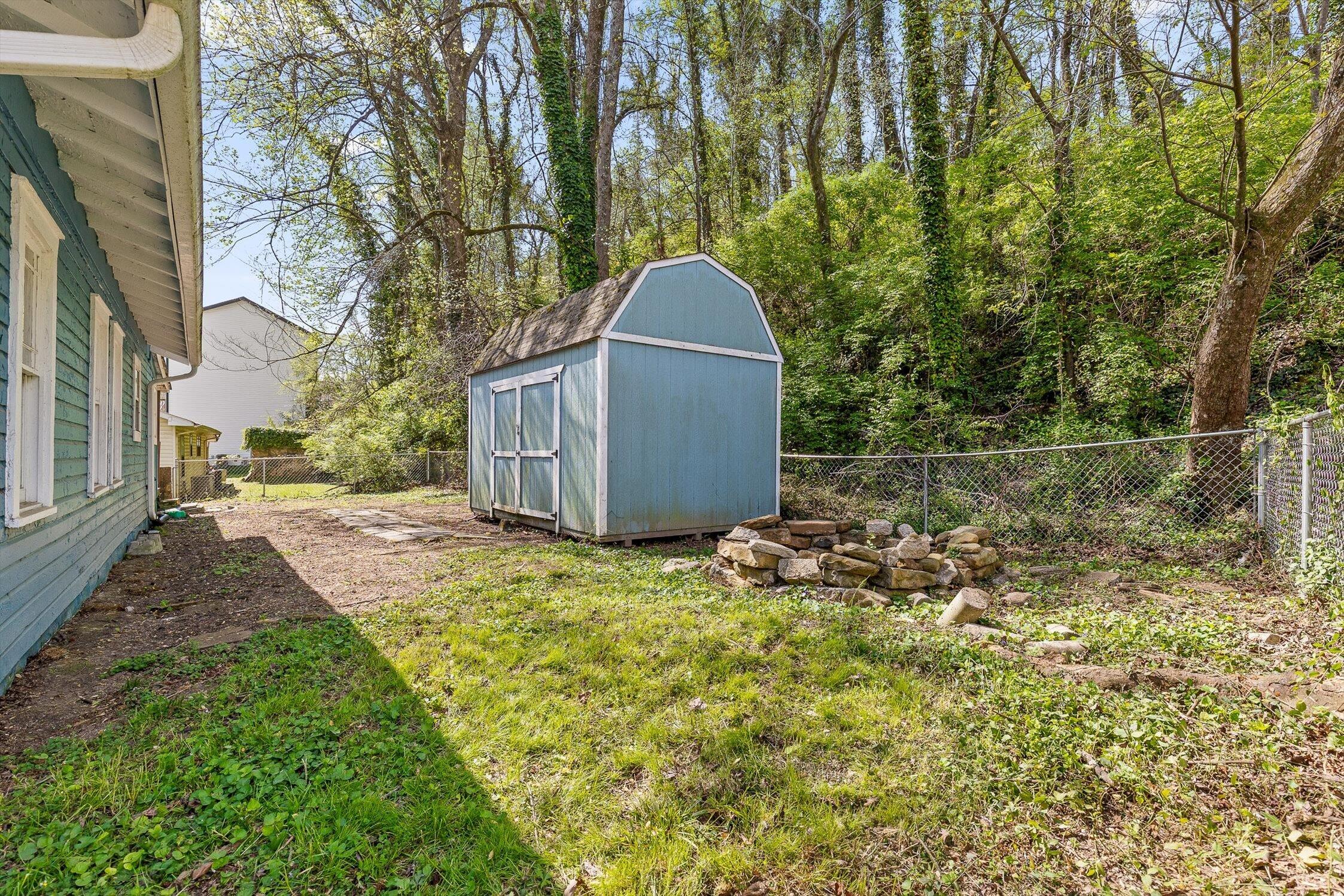 112 Hedgewood Drive