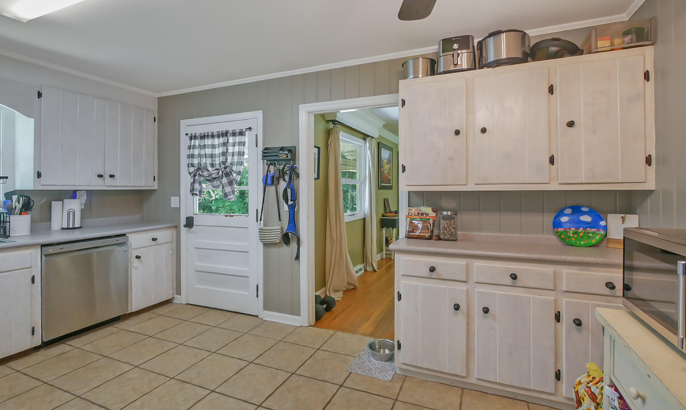 111 Clebourne Avenue