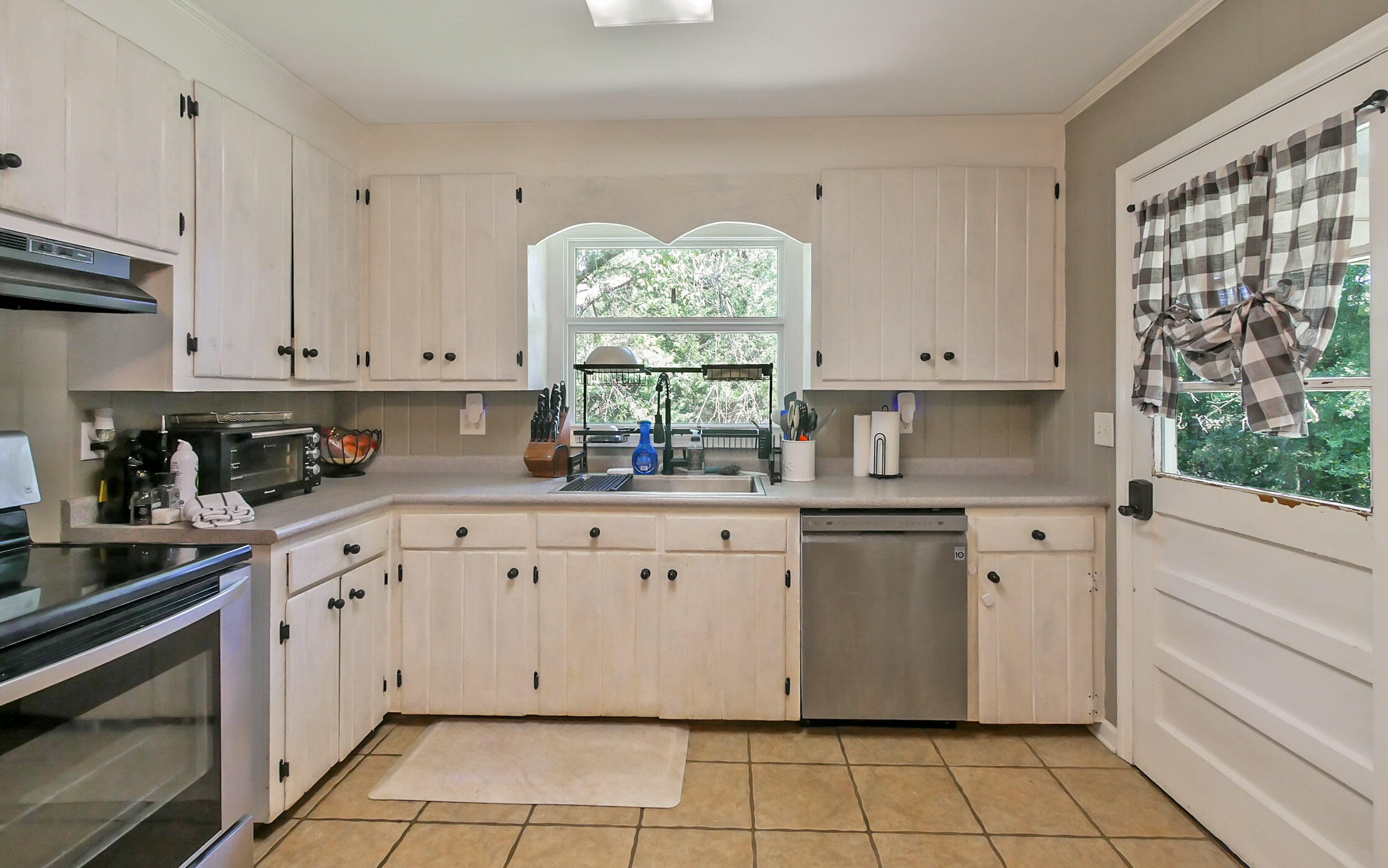 111 Clebourne Avenue