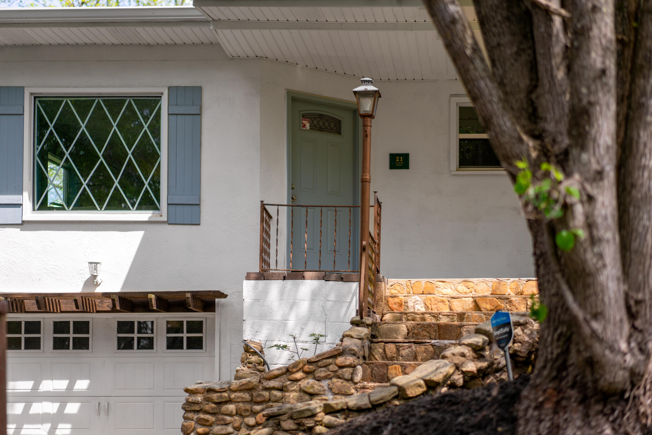 21 Dowlen Road