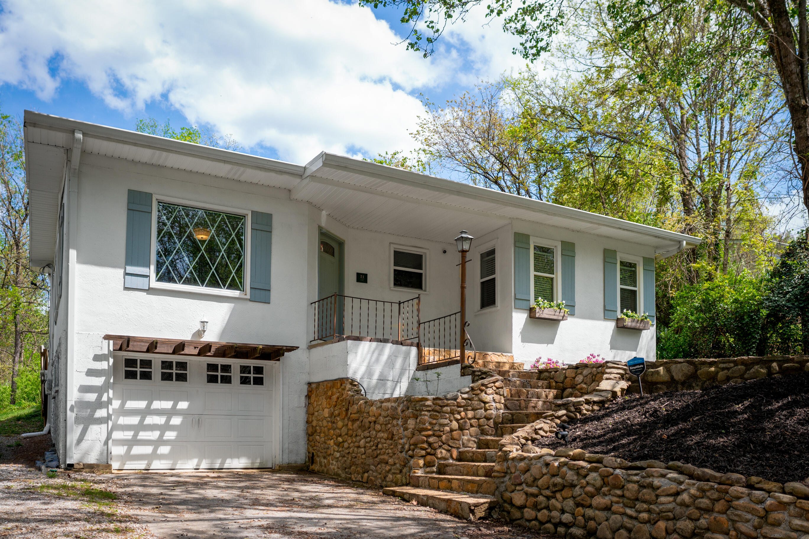 21 Dowlen Road