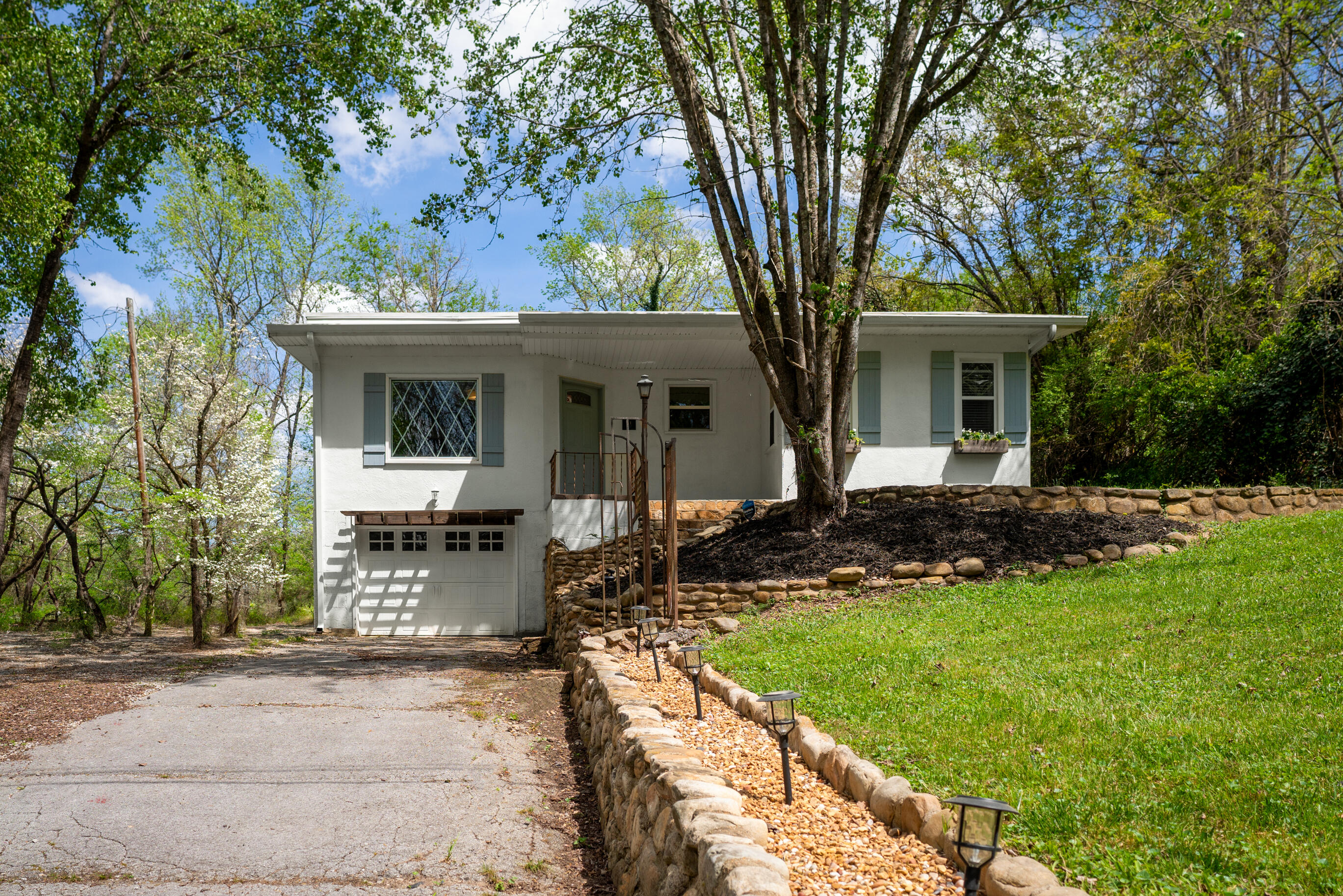 21 Dowlen Road