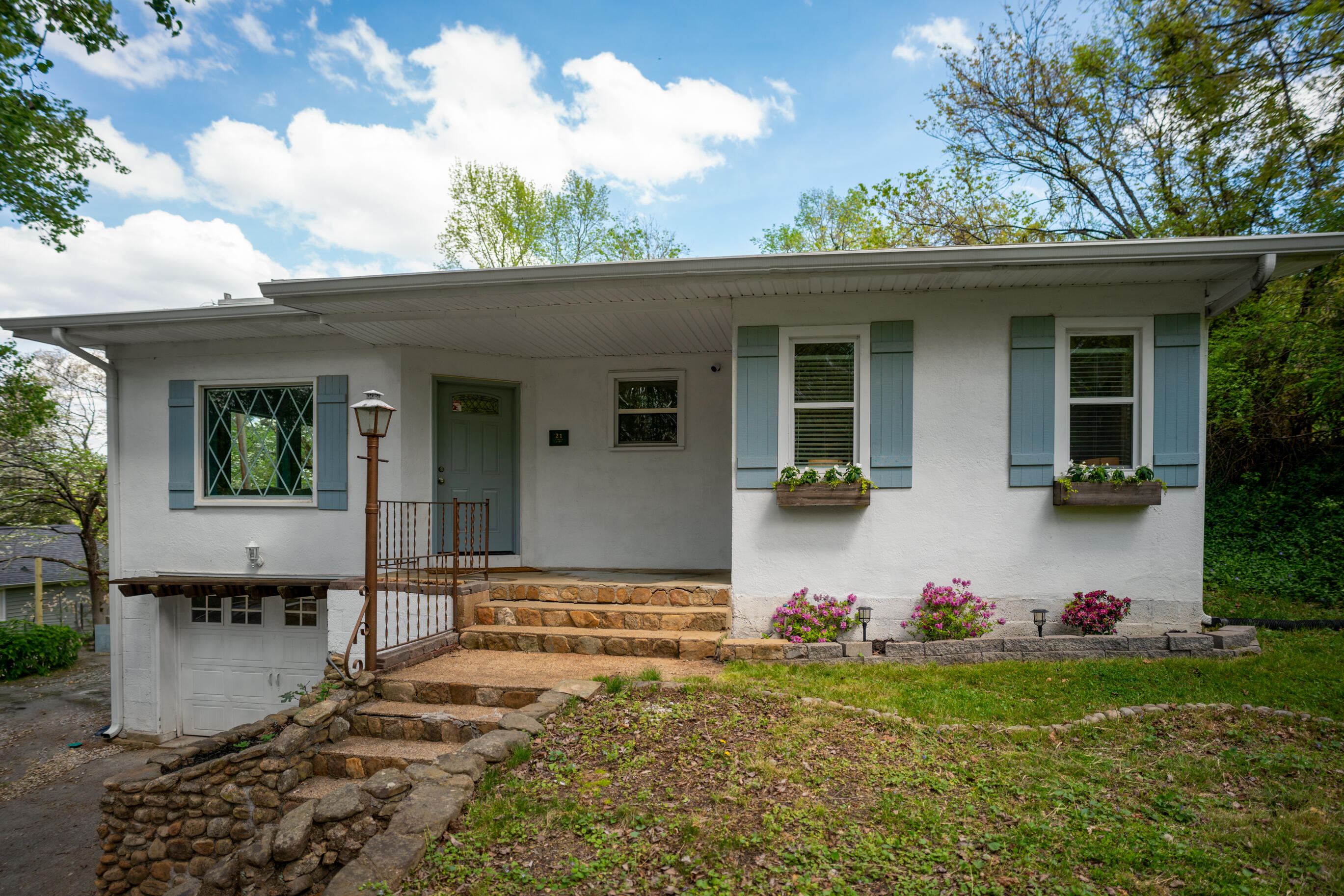 21 Dowlen Road