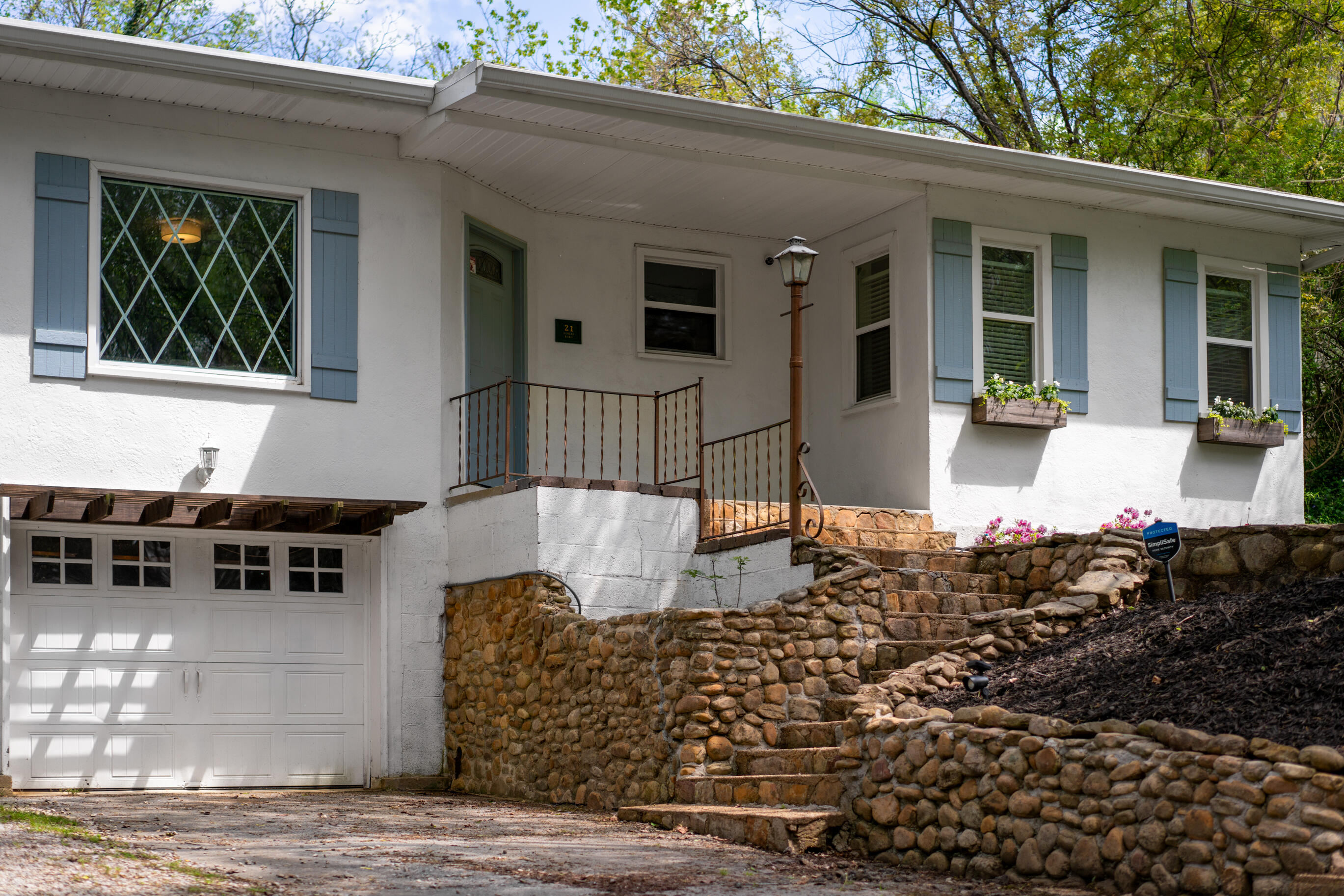 21 Dowlen Road