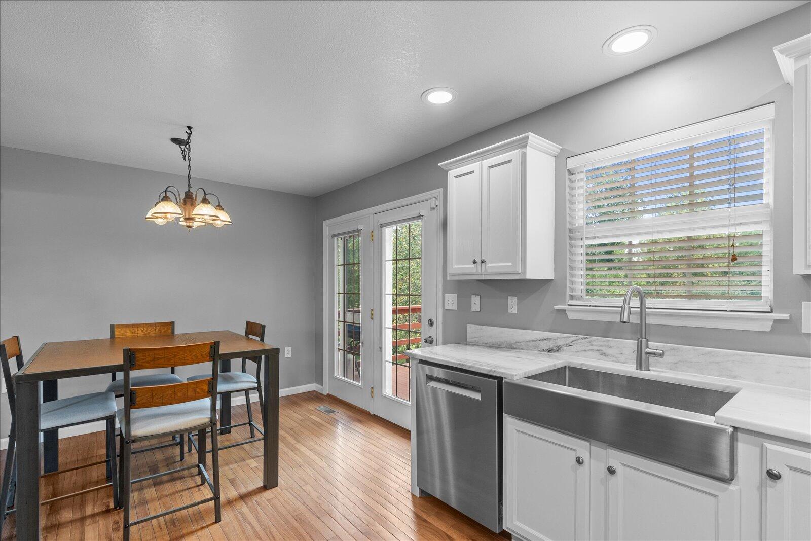 258 Heather Oaks Trail SE