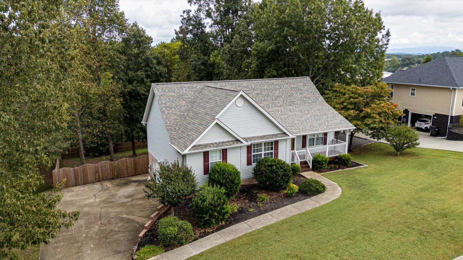 258 Heather Oaks Trail SE