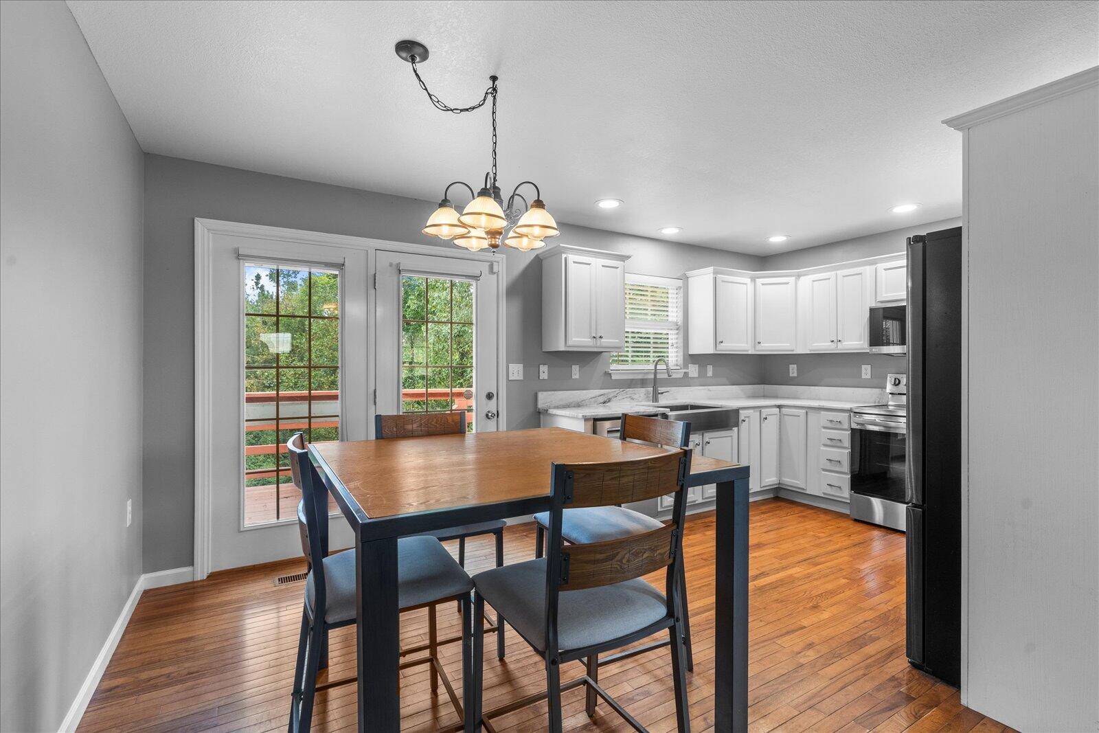 258 Heather Oaks Trail SE