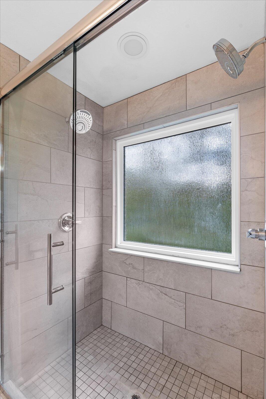 258 Heather Oaks Trail SE