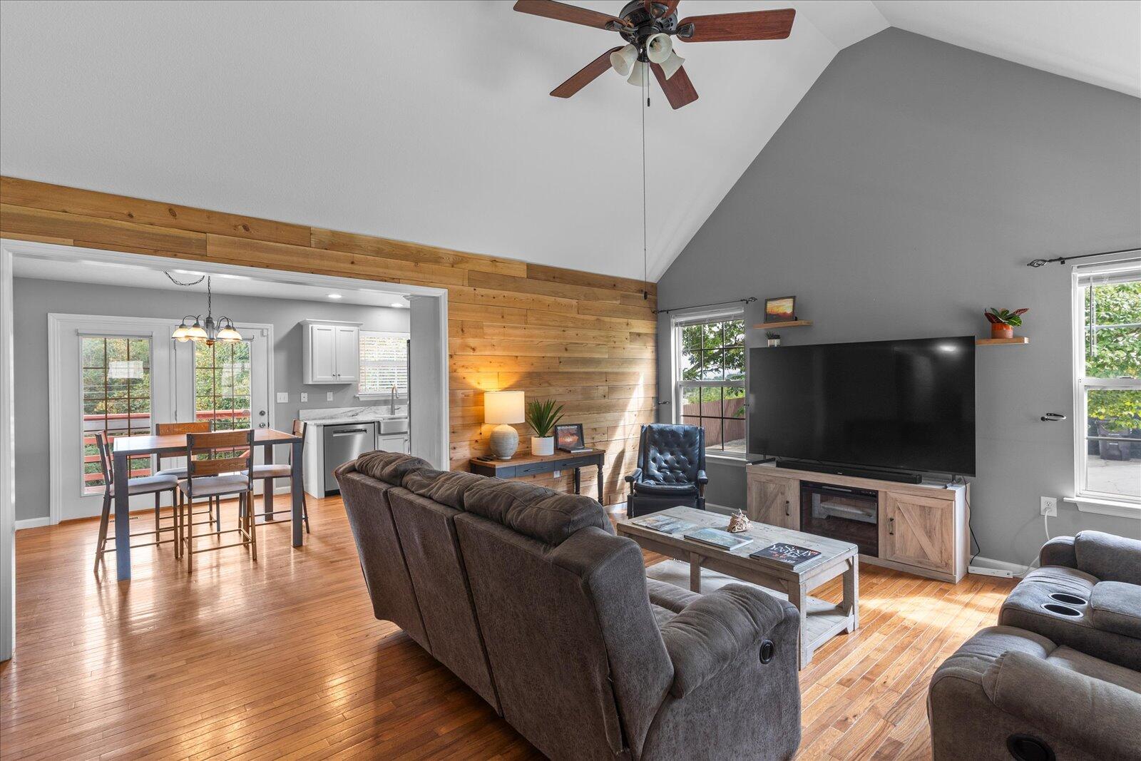 258 Heather Oaks Trail SE