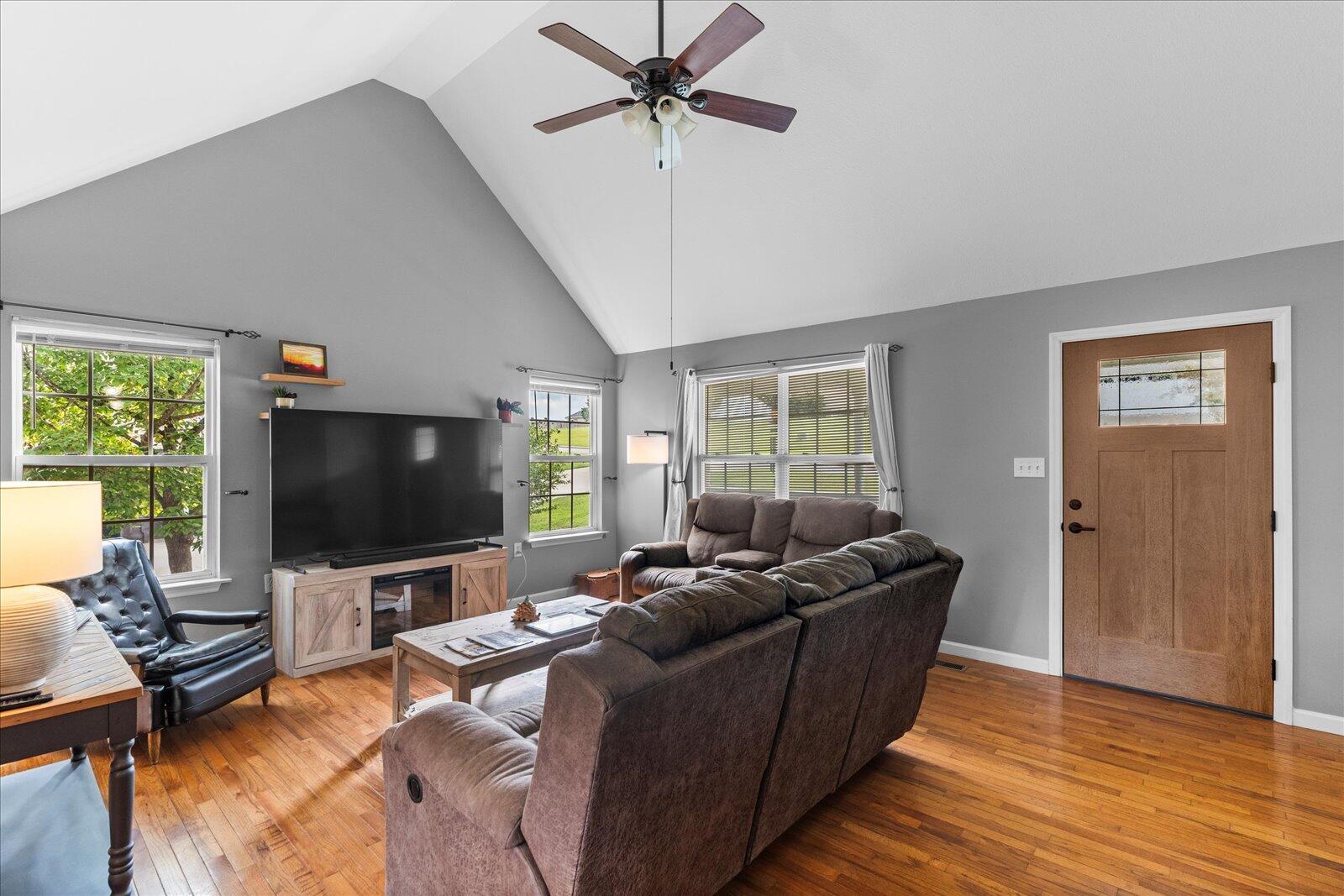 258 Heather Oaks Trail SE