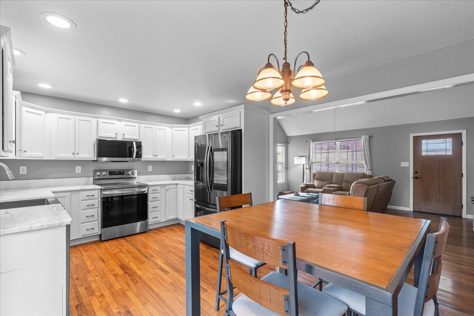 258 Heather Oaks Trail SE