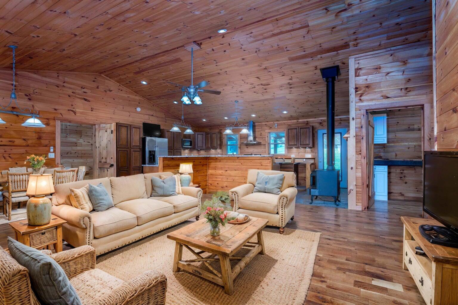 410 Pioneer Trail