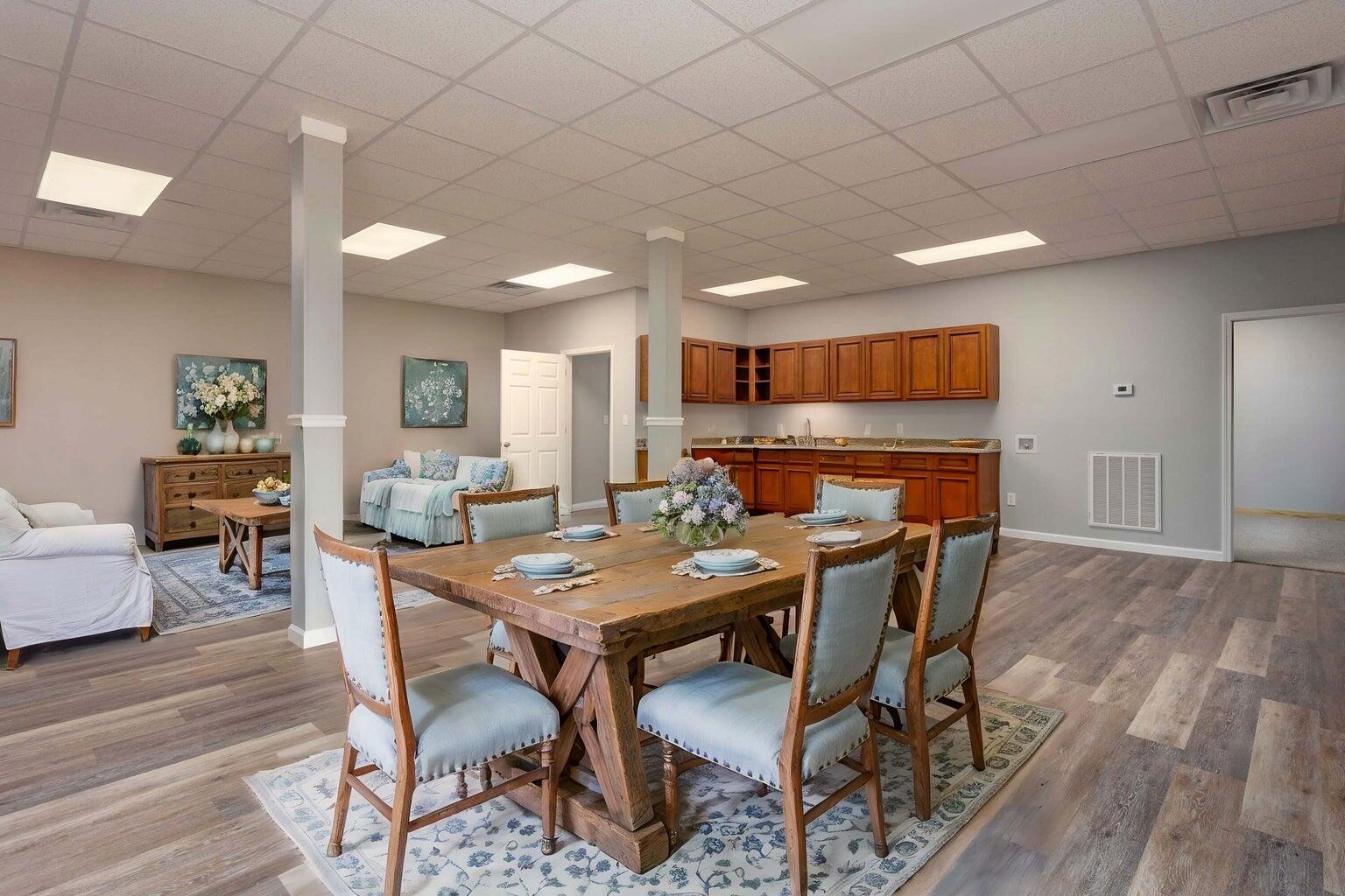 410 Pioneer Trail