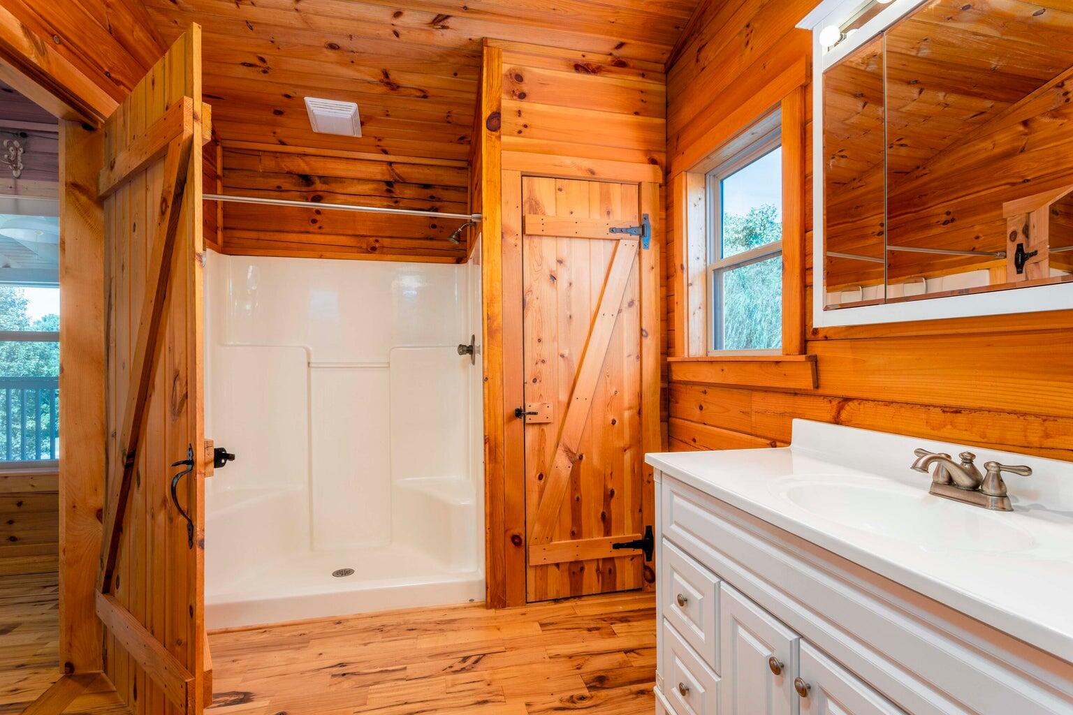 410 Pioneer Trail