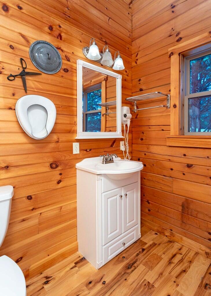 410 Pioneer Trail