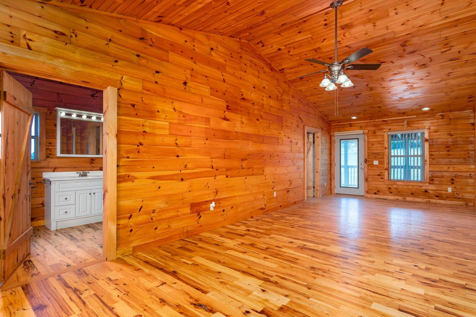 410 Pioneer Trail