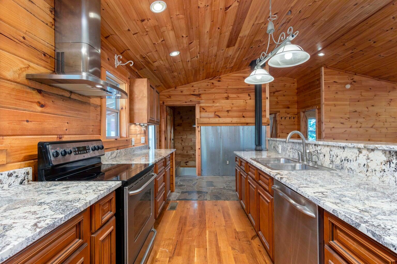 410 Pioneer Trail