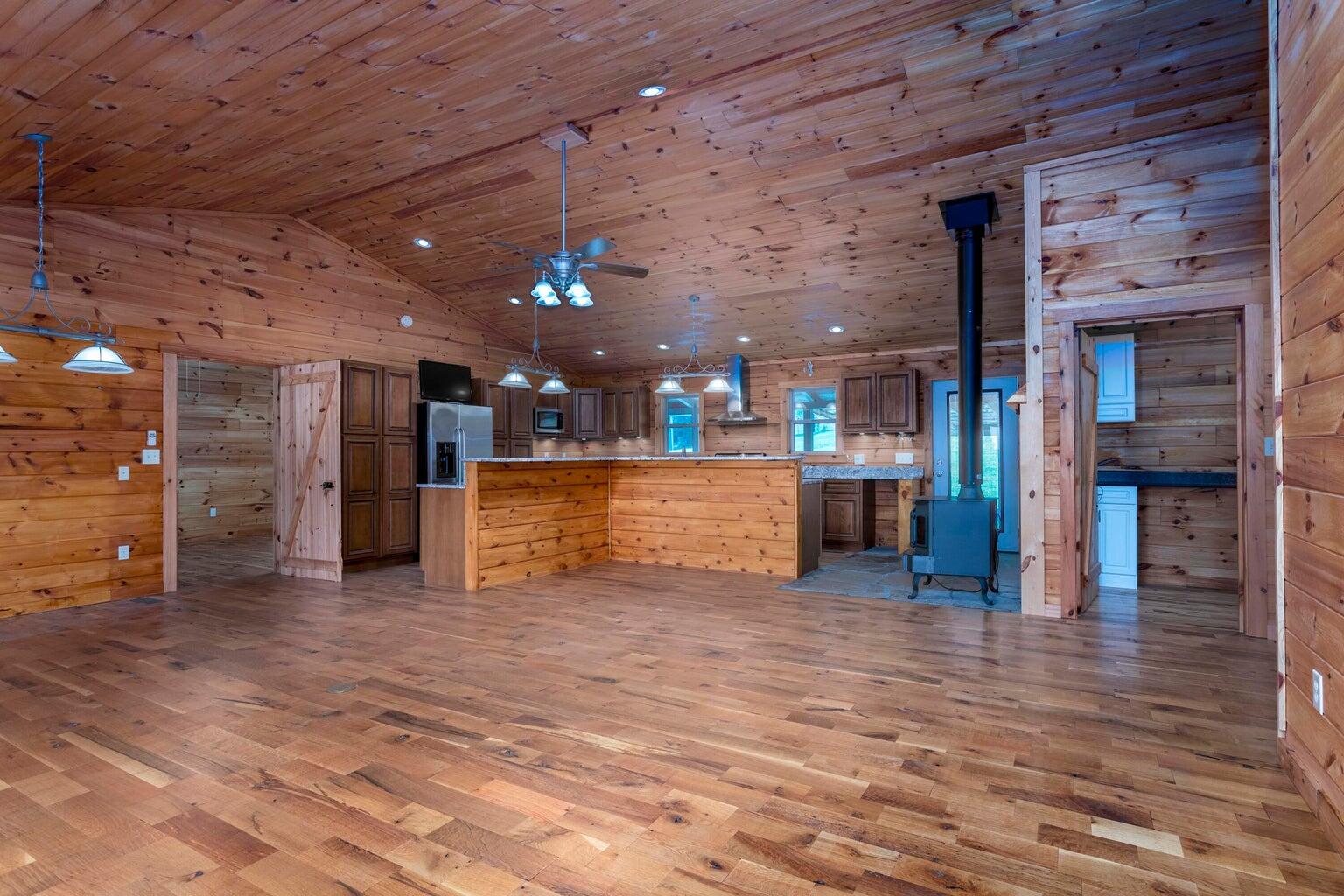 410 Pioneer Trail