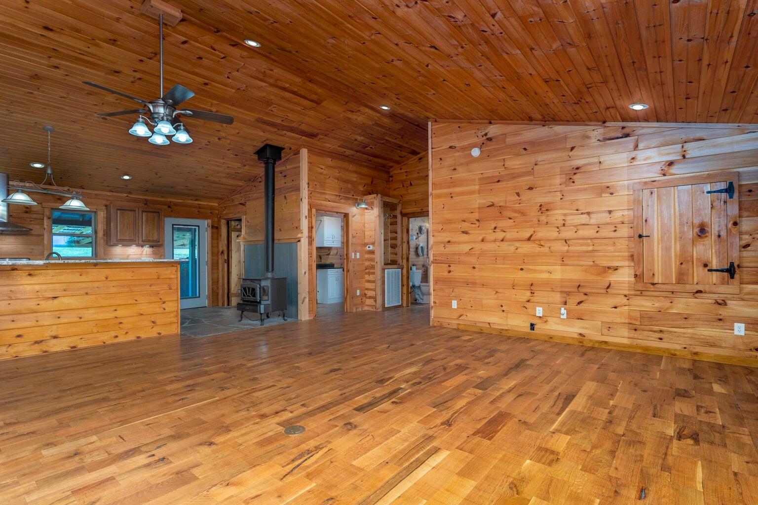 410 Pioneer Trail