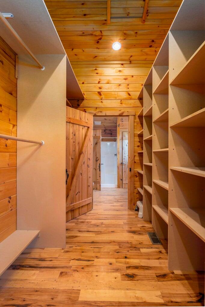 410 Pioneer Trail