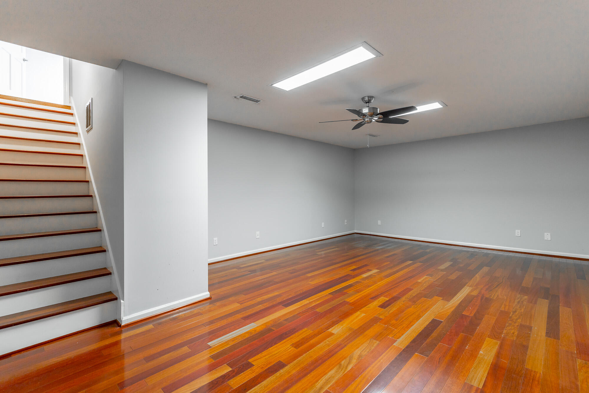 120 Douglas Street, B5