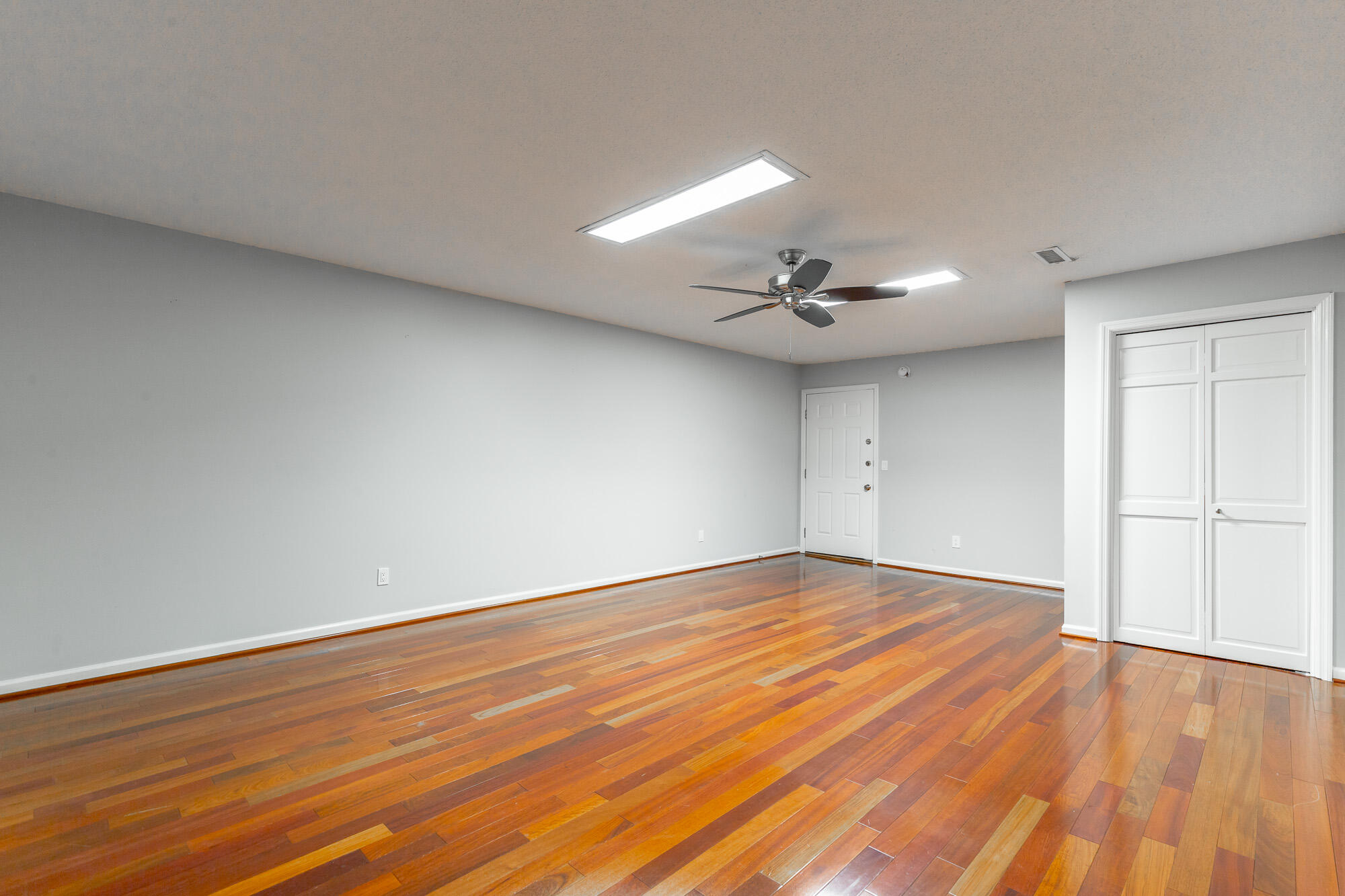 120 Douglas Street, B5