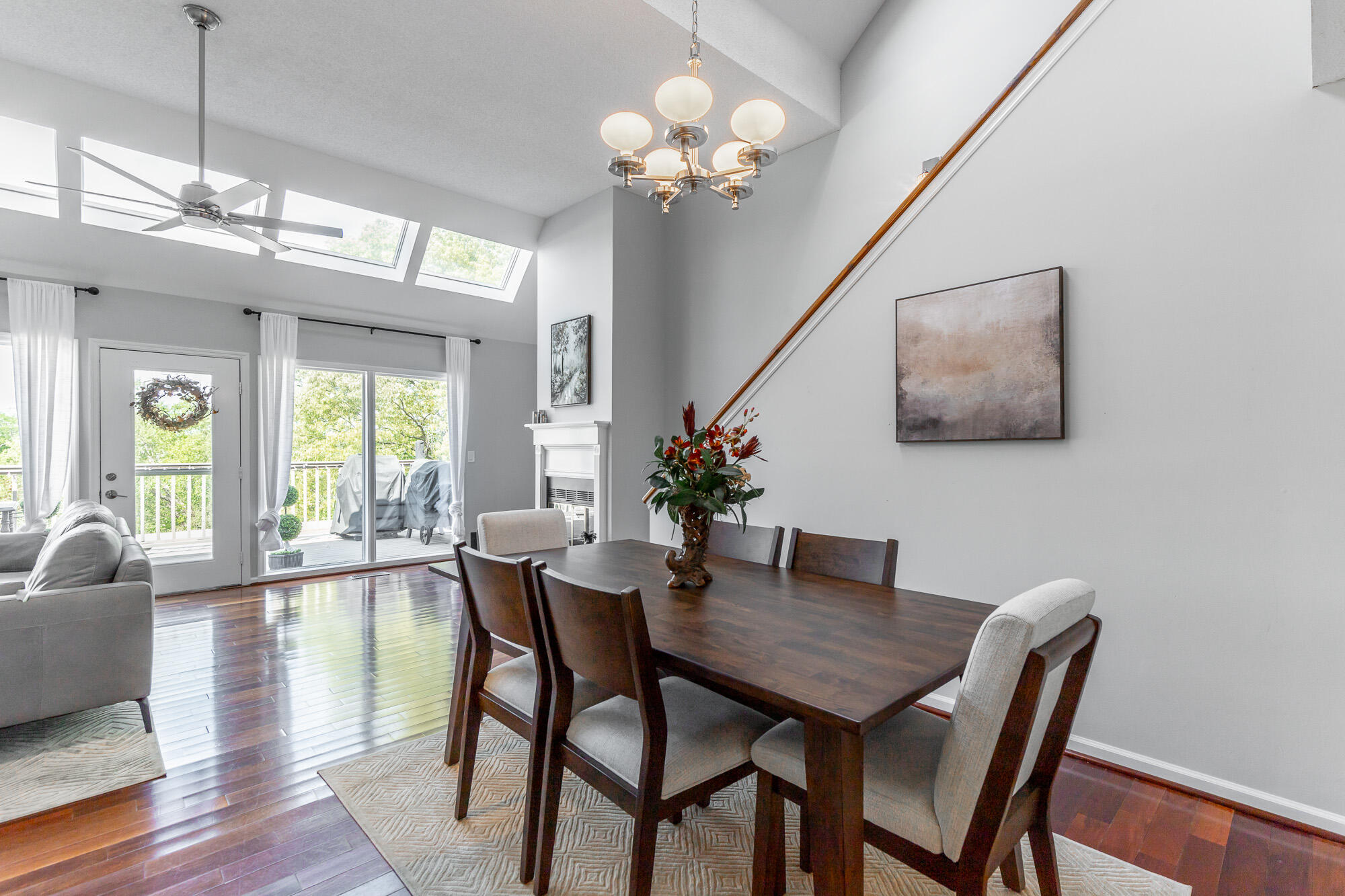 120 Douglas Street, B5
