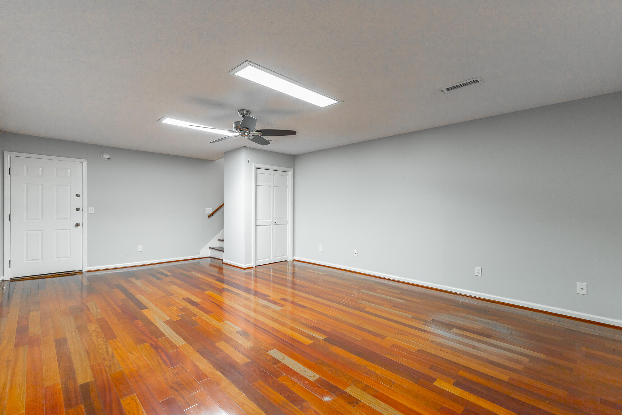 120 Douglas Street, B5