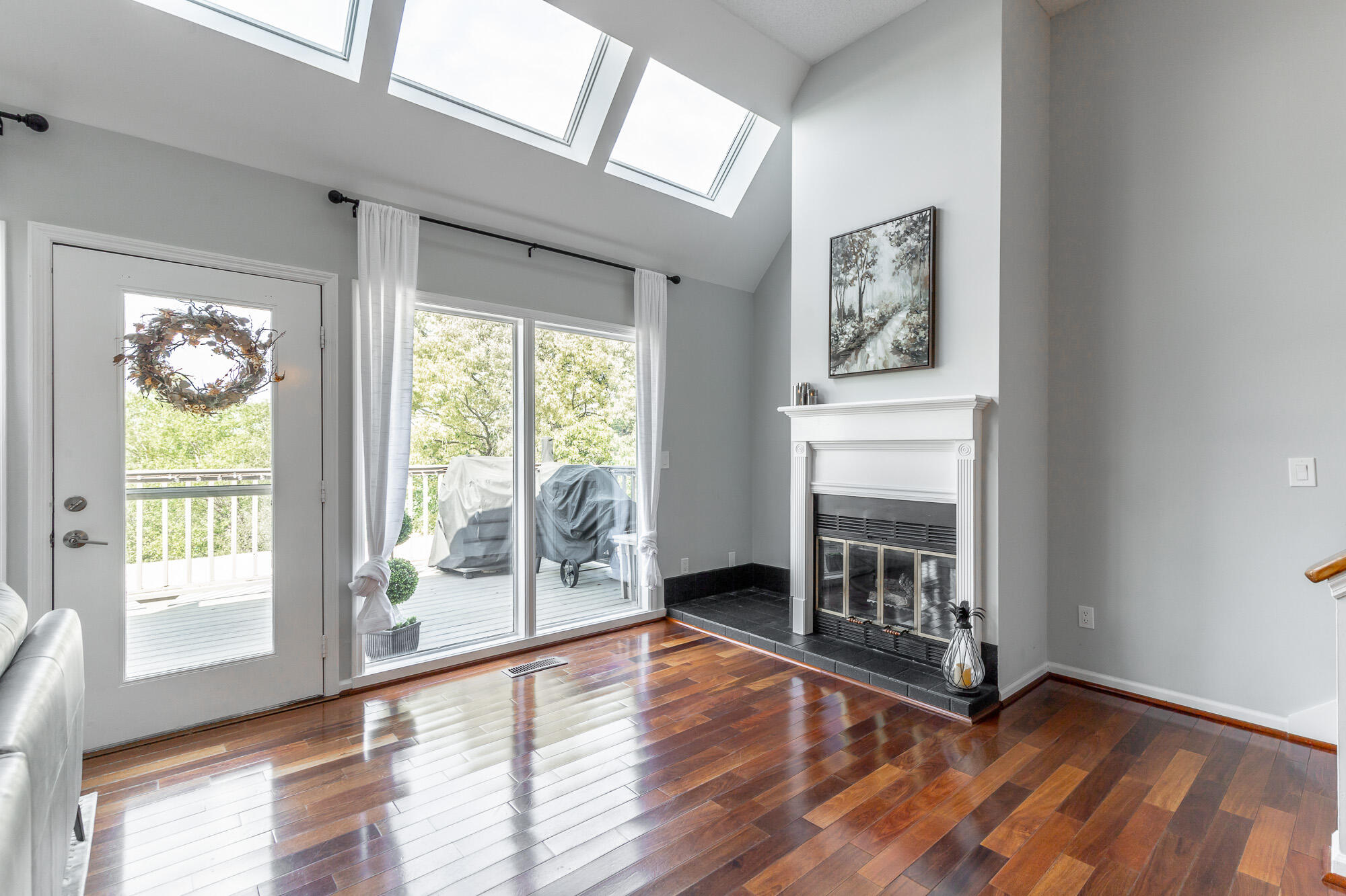 120 Douglas Street, B5