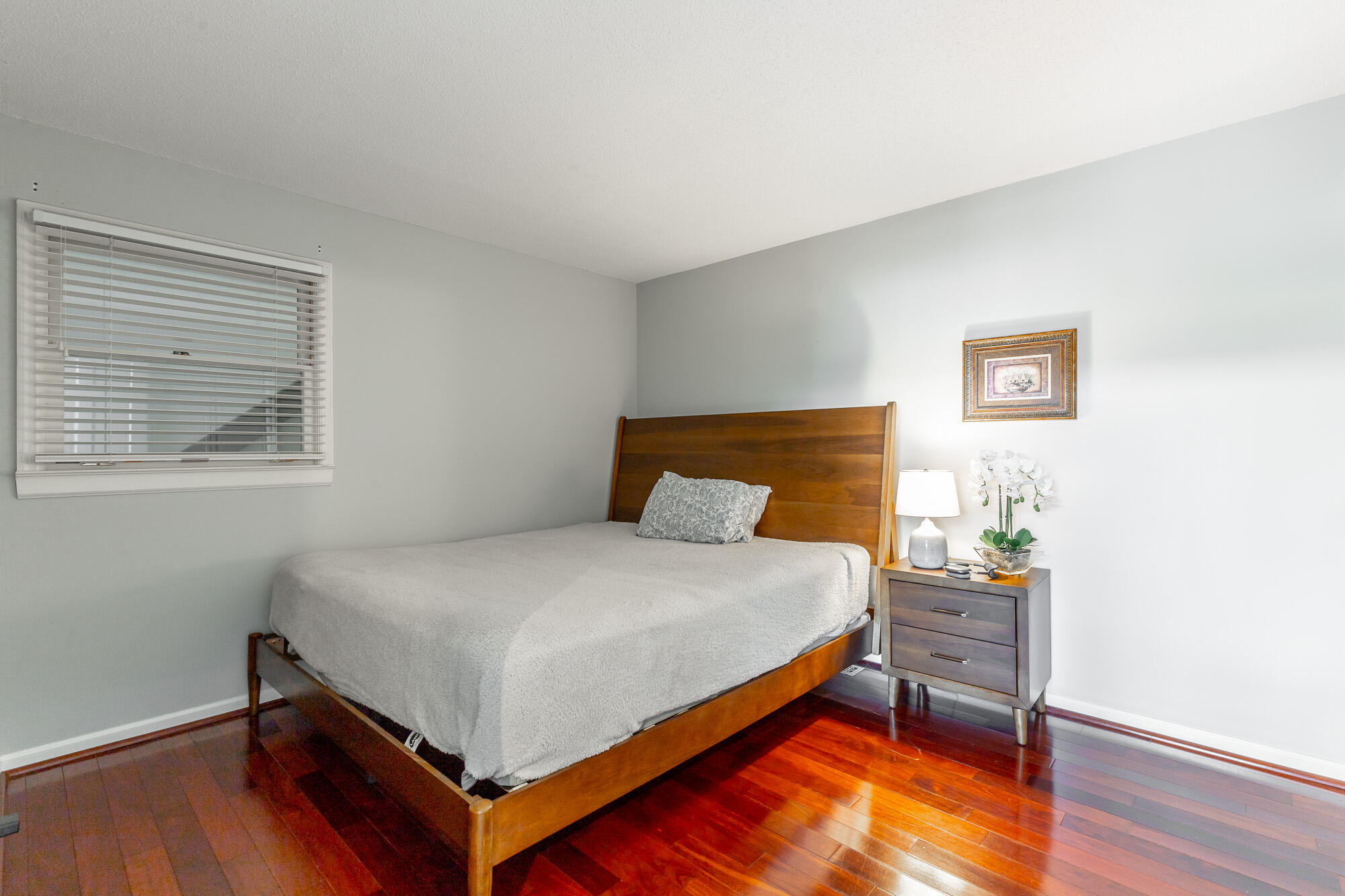 120 Douglas Street, B5
