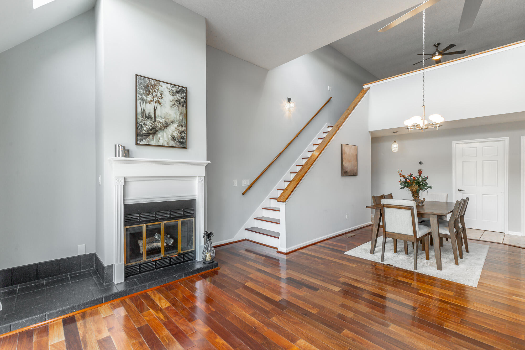120 Douglas Street, B5