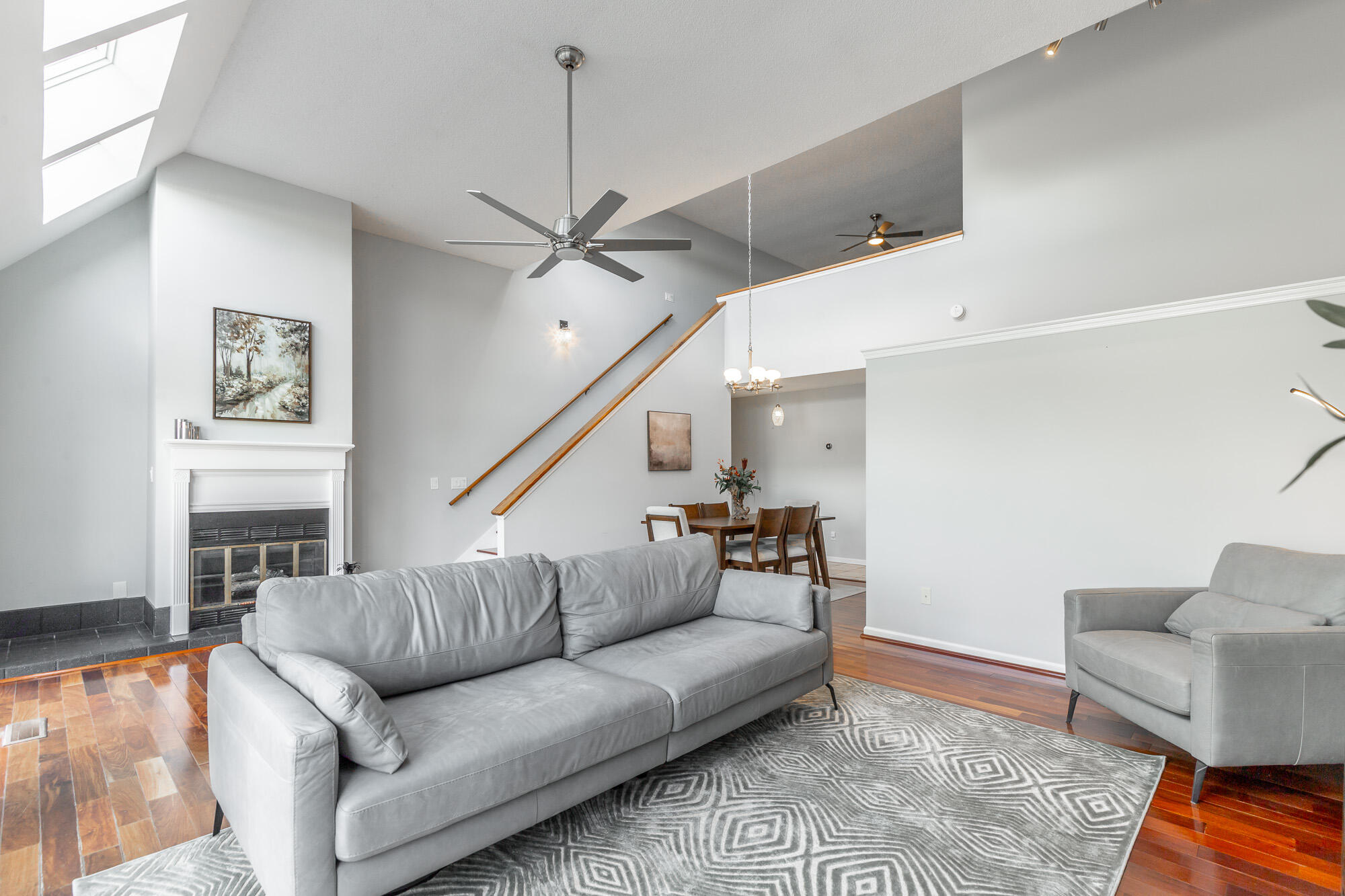 120 Douglas Street, B5