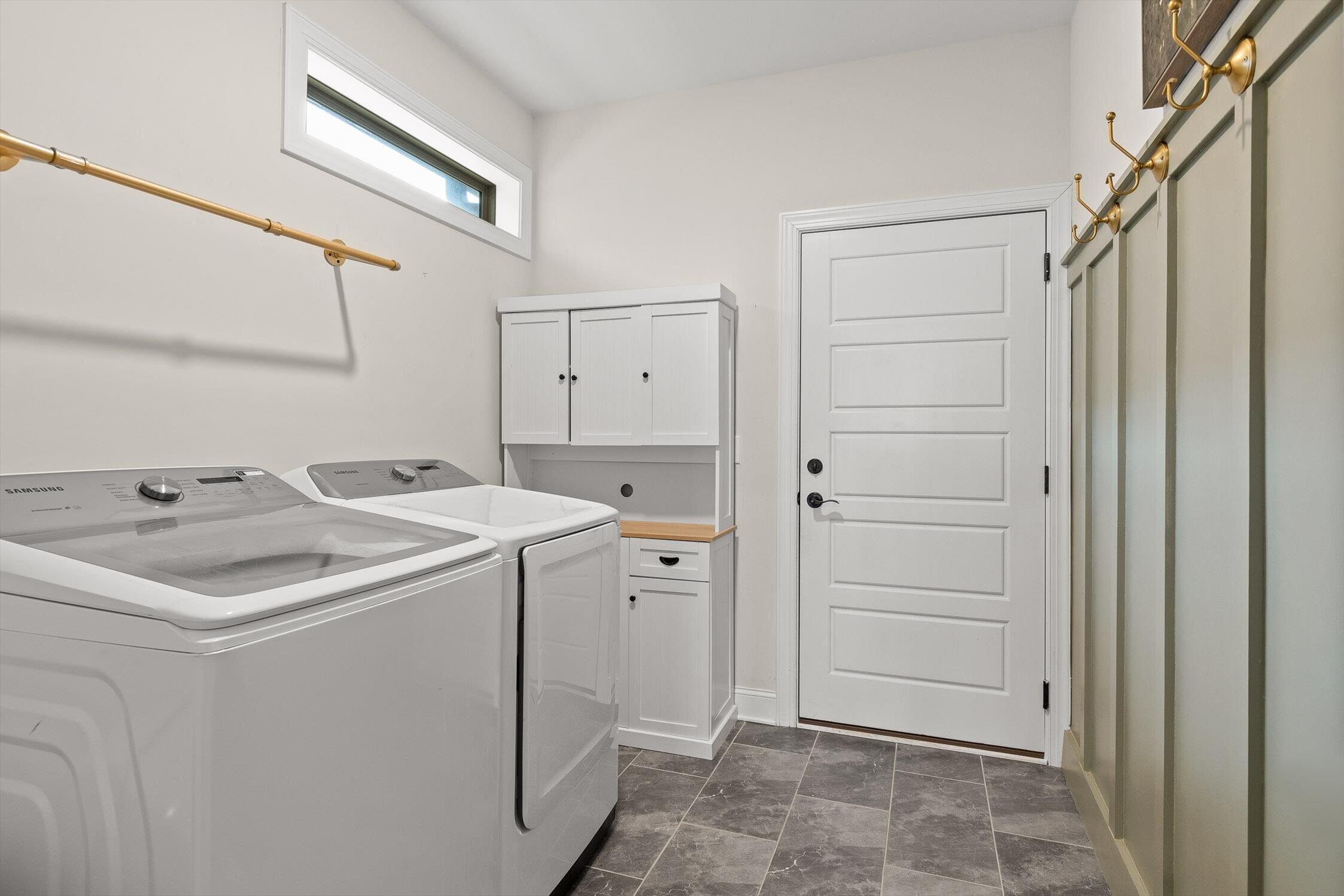 1524 Farmhouse Trail