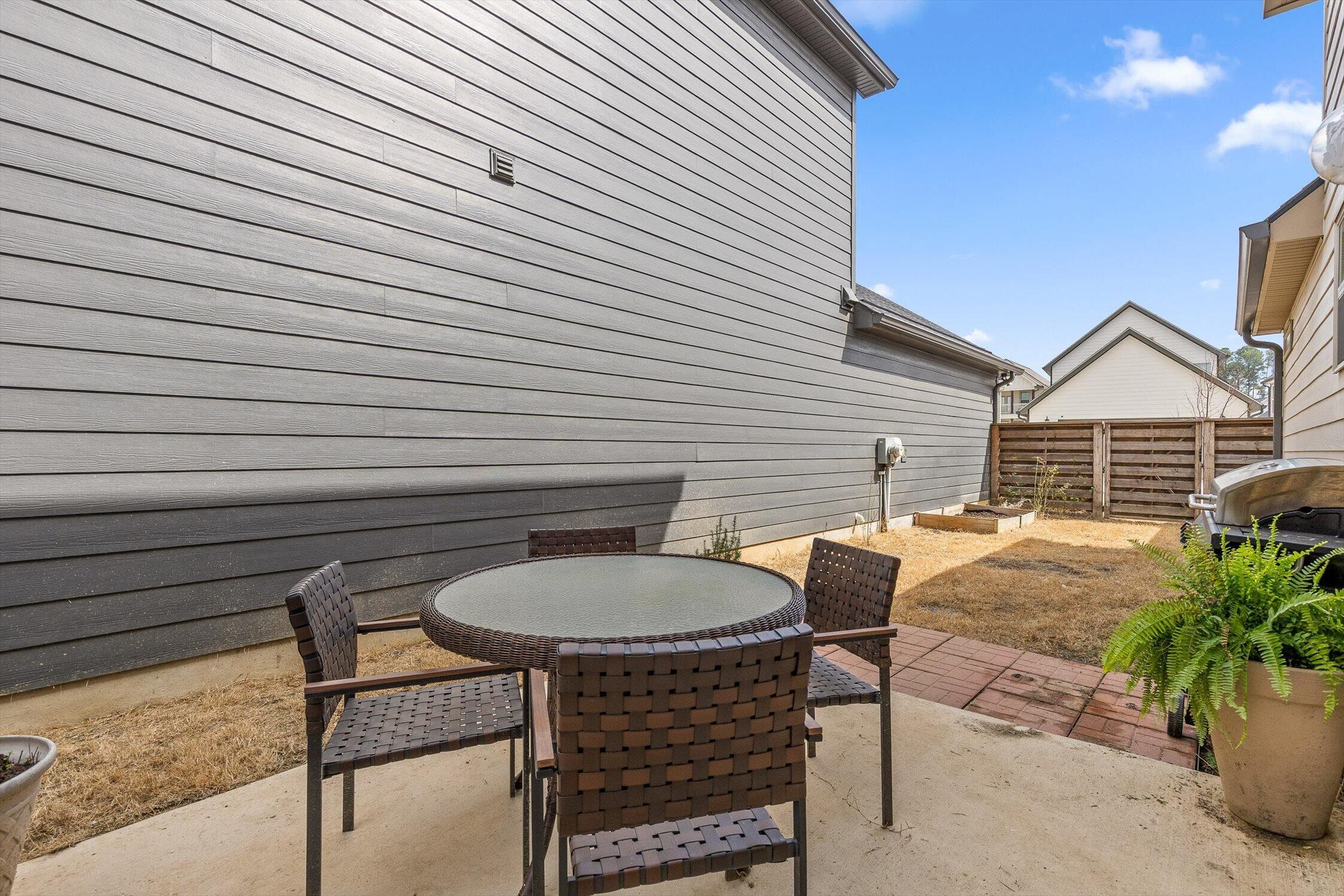 1524 Farmhouse Trail