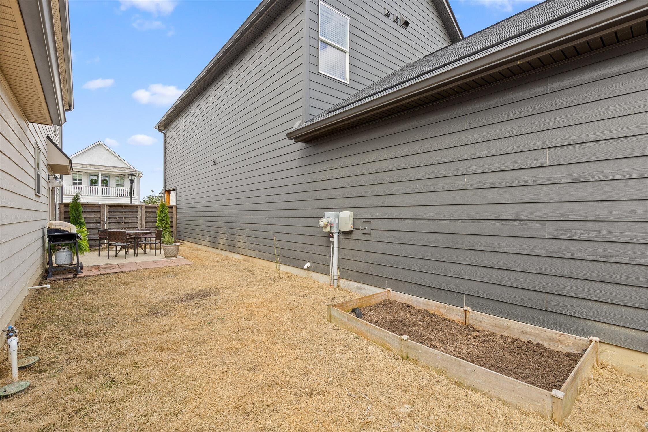 1524 Farmhouse Trail