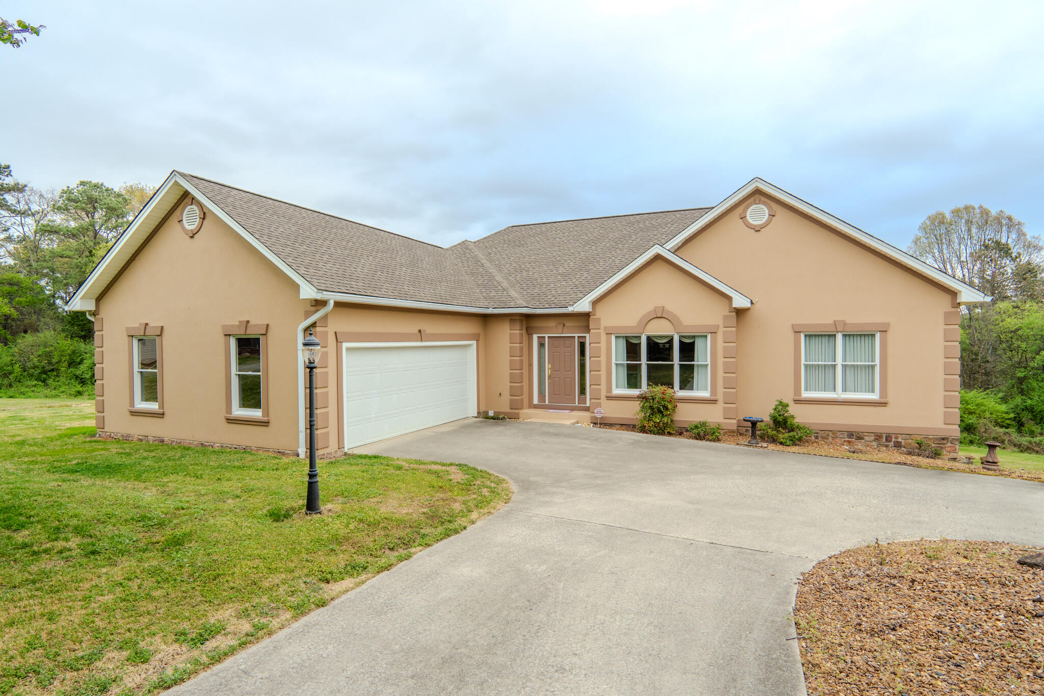 160 Deer Trail NW
