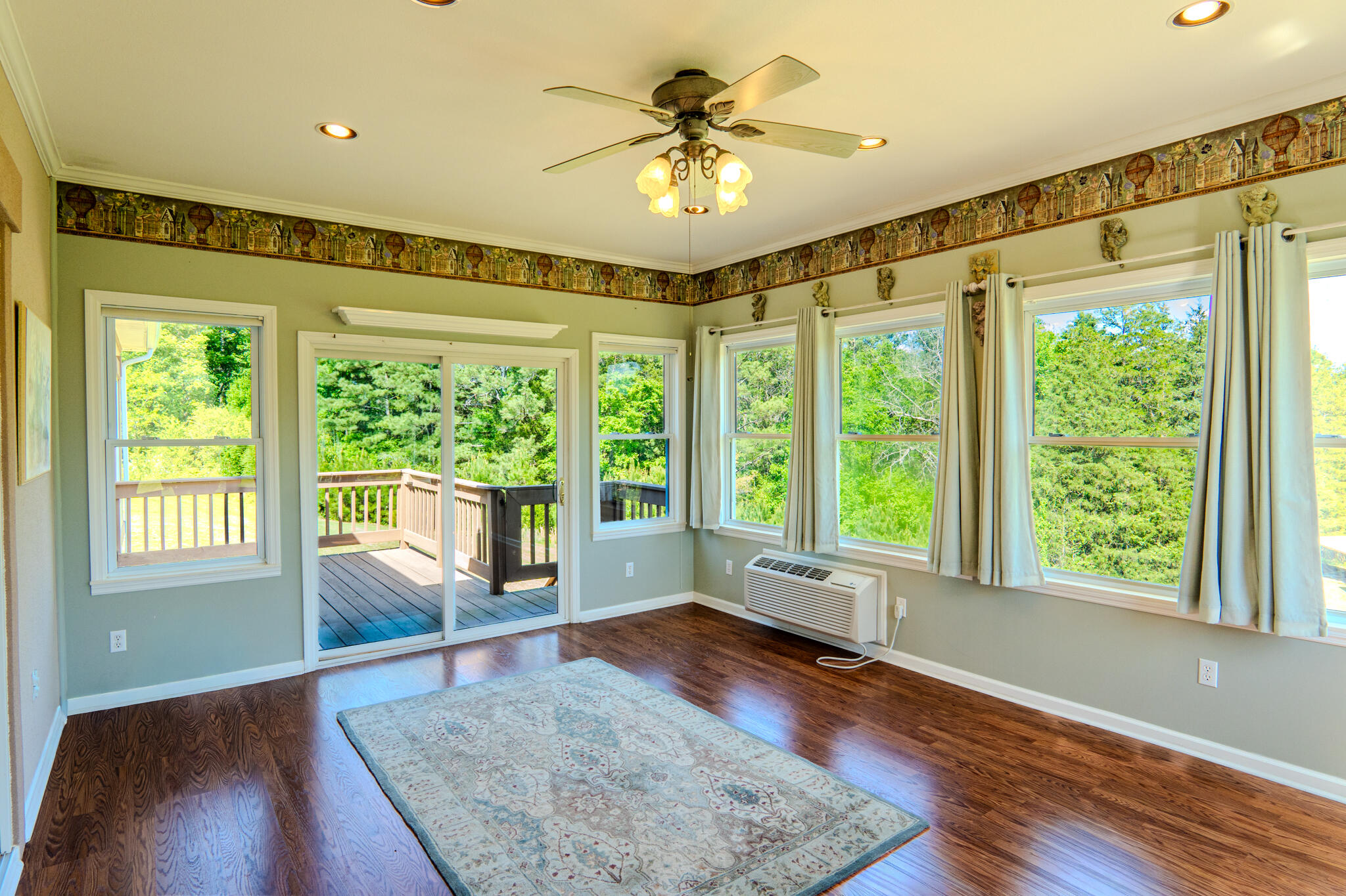 160 Deer Trail NW