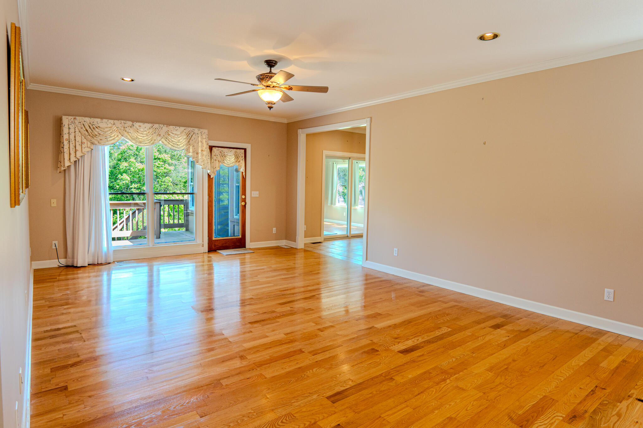160 Deer Trail NW