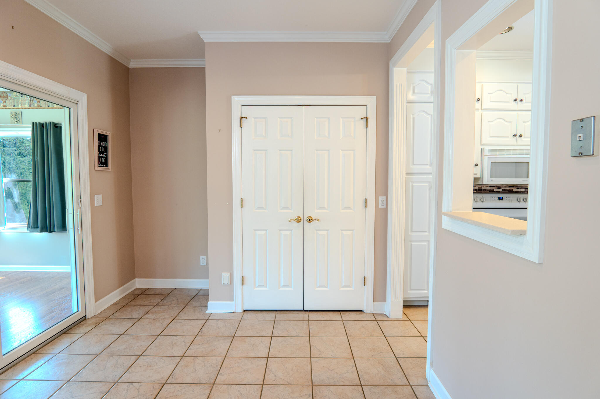 160 Deer Trail NW