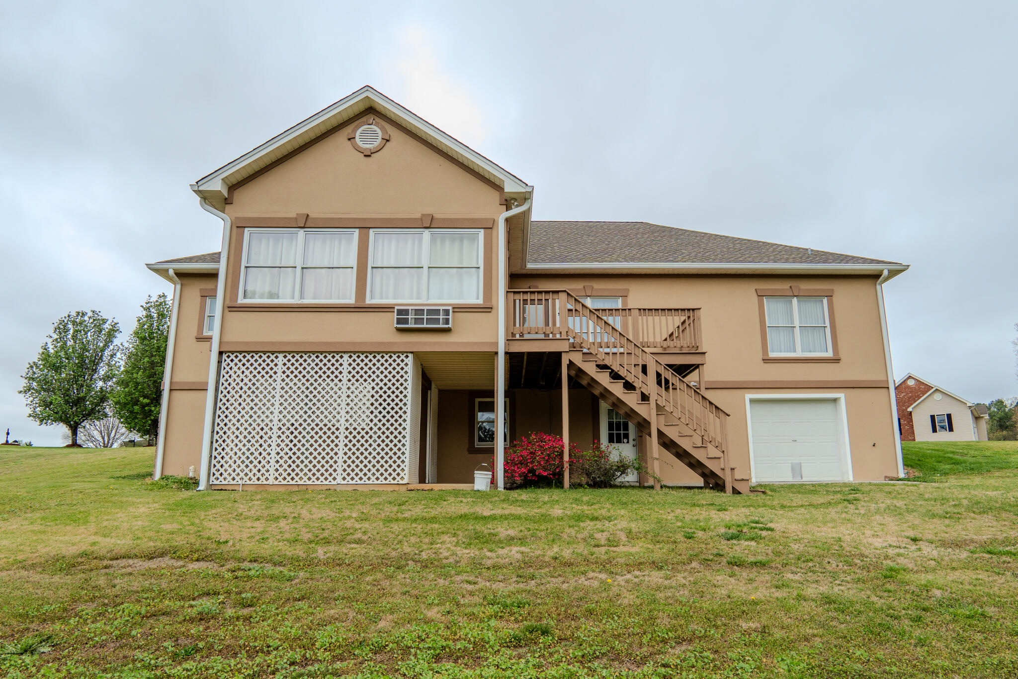 160 Deer Trail NW