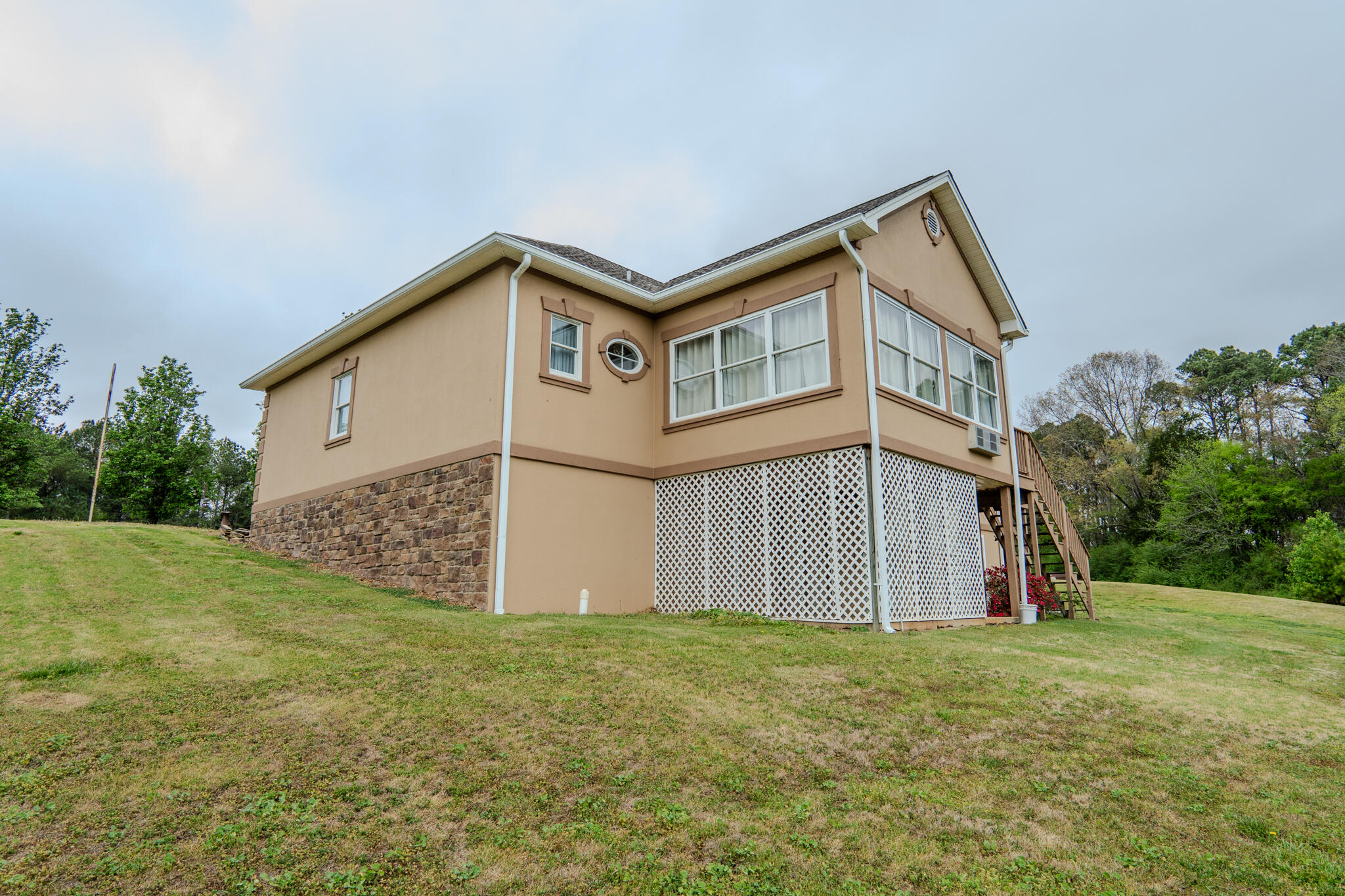 160 Deer Trail NW