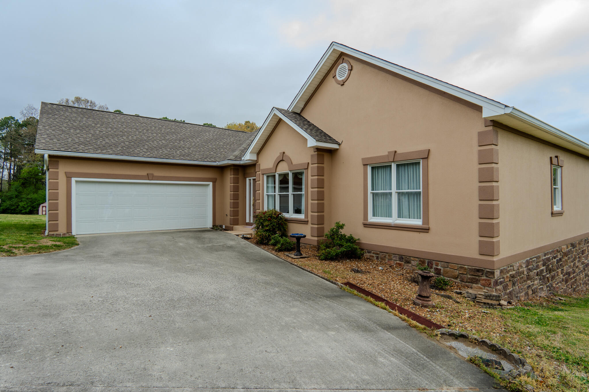 160 Deer Trail NW