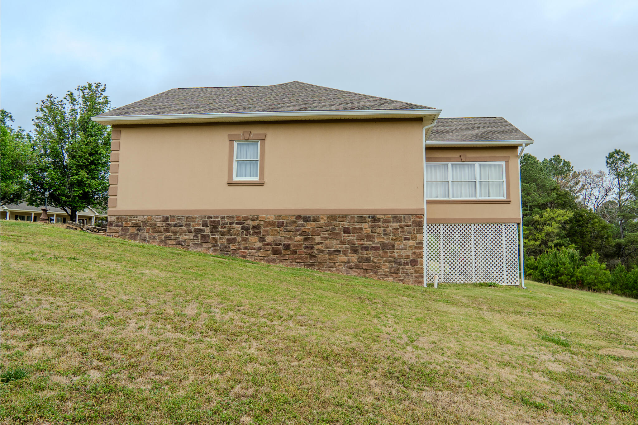 160 Deer Trail NW